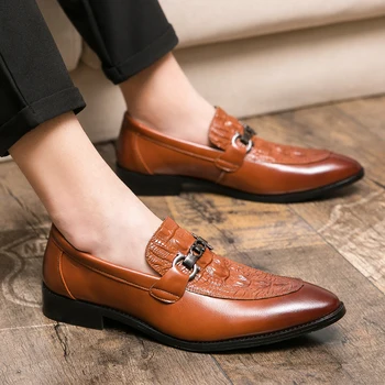 Модные модельные туфли из крокодиловой кожи в британском стиле, Мужские деловые кожаные туфли без застежки, Большой Размер 46, Лоферы на низком каблуке, Мужская обувь