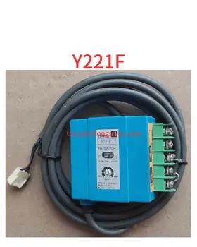 Используется электрический датчик освещенности Y221F