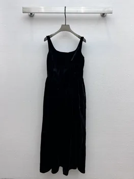 Ранней осенью 2023 года новое бархатное платье с длинным жилетом 0805