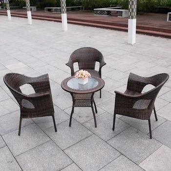 Столы и стулья для отдыха на открытом воздухе простой домашний уличный кофейный стул из ротанга на балконе, состоящий из трех частей