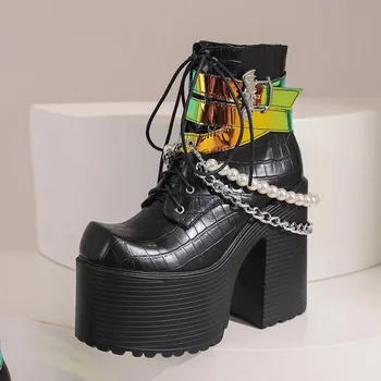 Ботинки в готическом байкерском стиле, фирменный дизайн, женские ботинки с цепочкой из жемчужной кожи в стиле панк, новинка зимы, черные плотные ботинки-ботасы